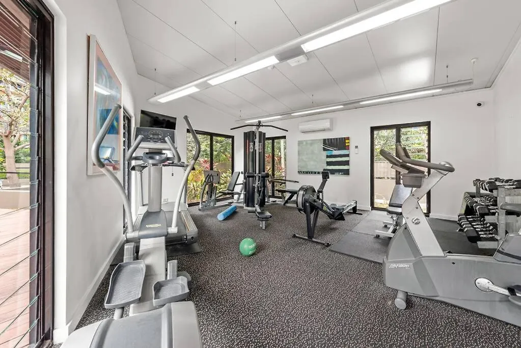 Resort Pad ~ 1Bed/1Bath/Balcony/1Car ~ 10 Mins Cbd Brisbane